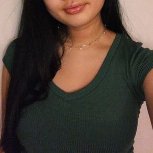 windsor olive green v-neck shirt